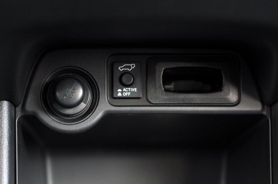  Mitsubishi Outlander 2014 года  (фото 10 из 136)